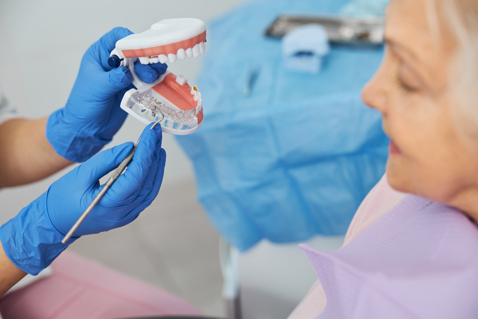 Materiale Folosite pentru Implanturile Dentare: Alegerea Care Revoluționează Înlocuirea Dinților